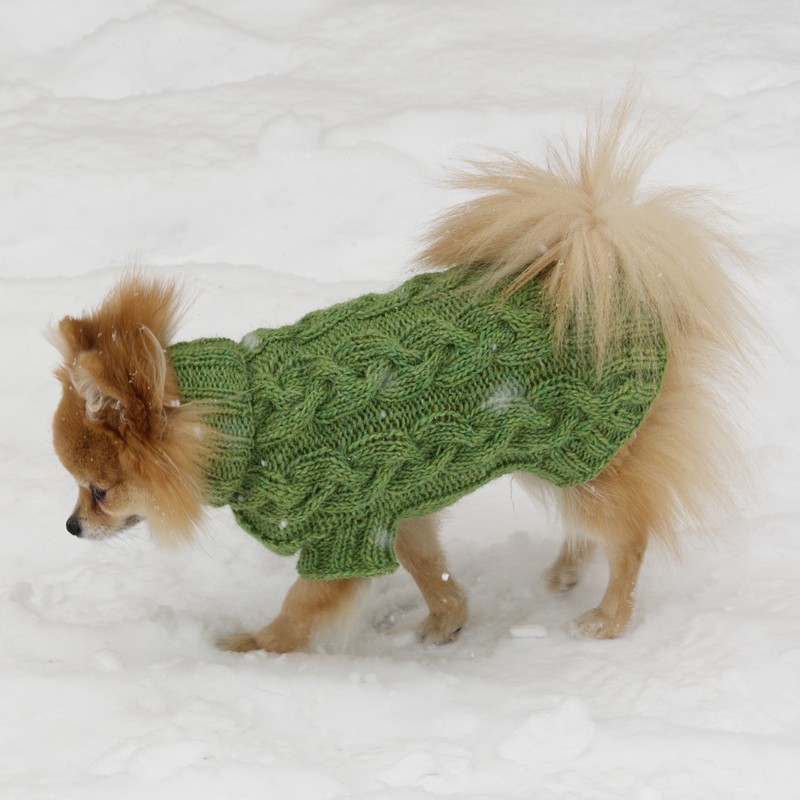 Wełniany sweterek dla psa ręcznie robiony na drutach
